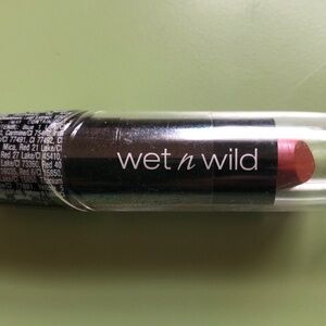 Wet n Wild Classic 513C Lipstick
“READY TO SWOON”